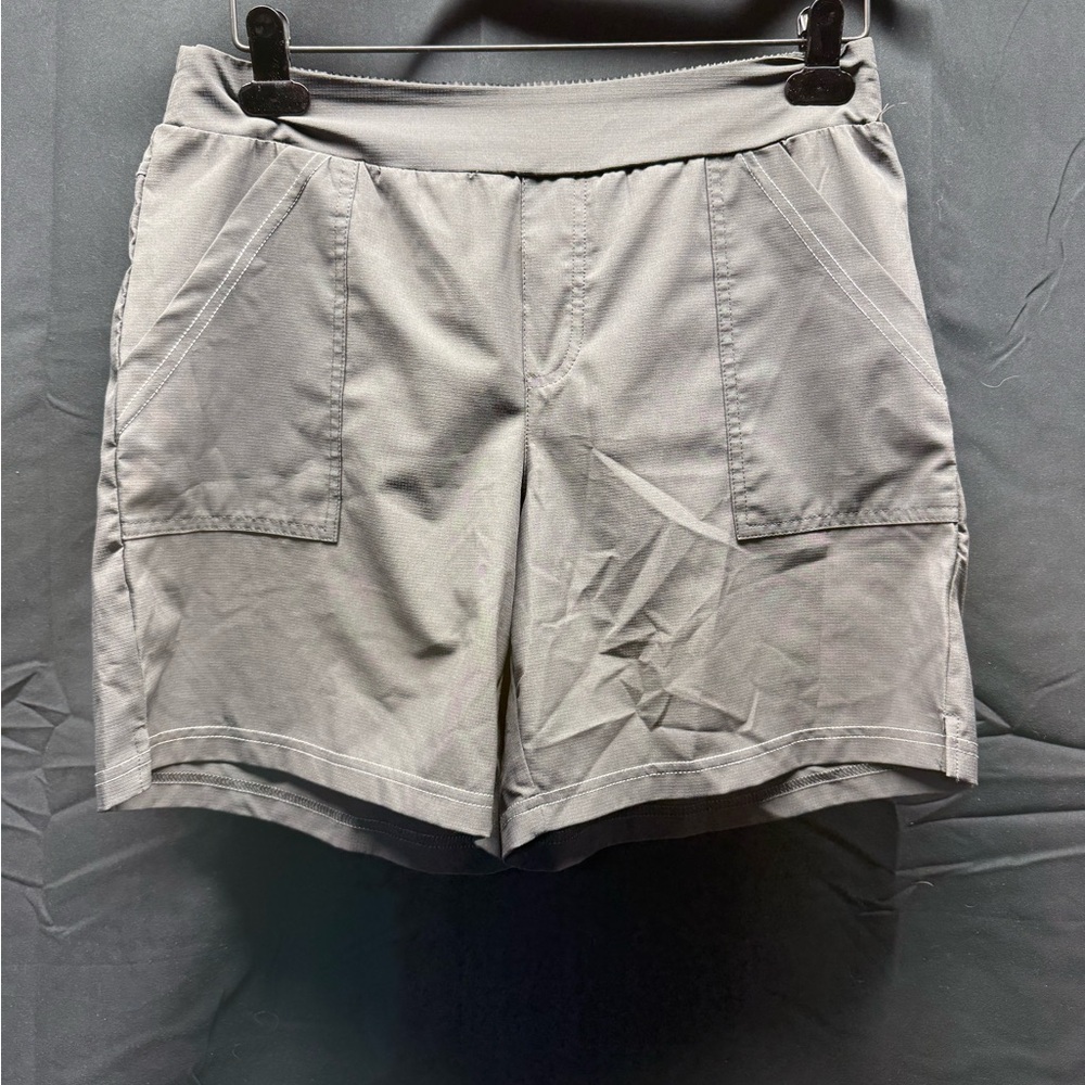 EUC Avalanche Women's Light Gray Cargo Shorts sz M (14z3)